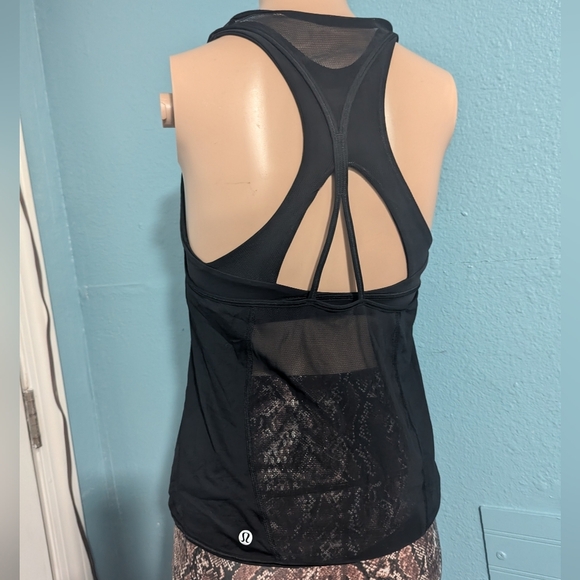 Lululemon Black Sleeveless Women's Top - Picture 2 of 7